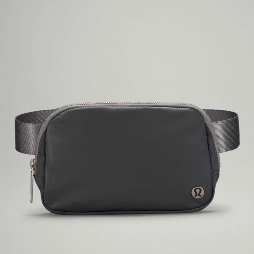 Lululemon belt bag asphalt gray
